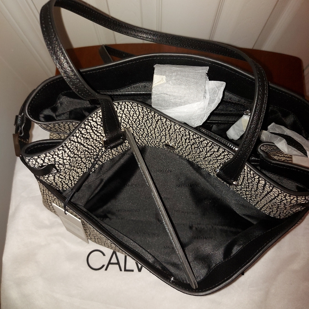 Calvin Klein Avery Micro Pebble Leather Tote NWT - Picture 10 of 13